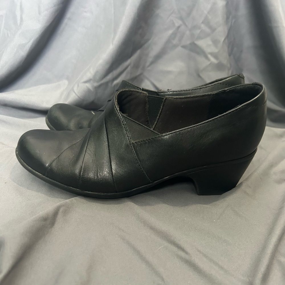 ClarksRosalyn Adele Loafer Size 8 Wide Black Leather Low Block Heel Shootie - Picture 2 of 8